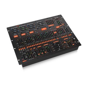 Behringer 2600